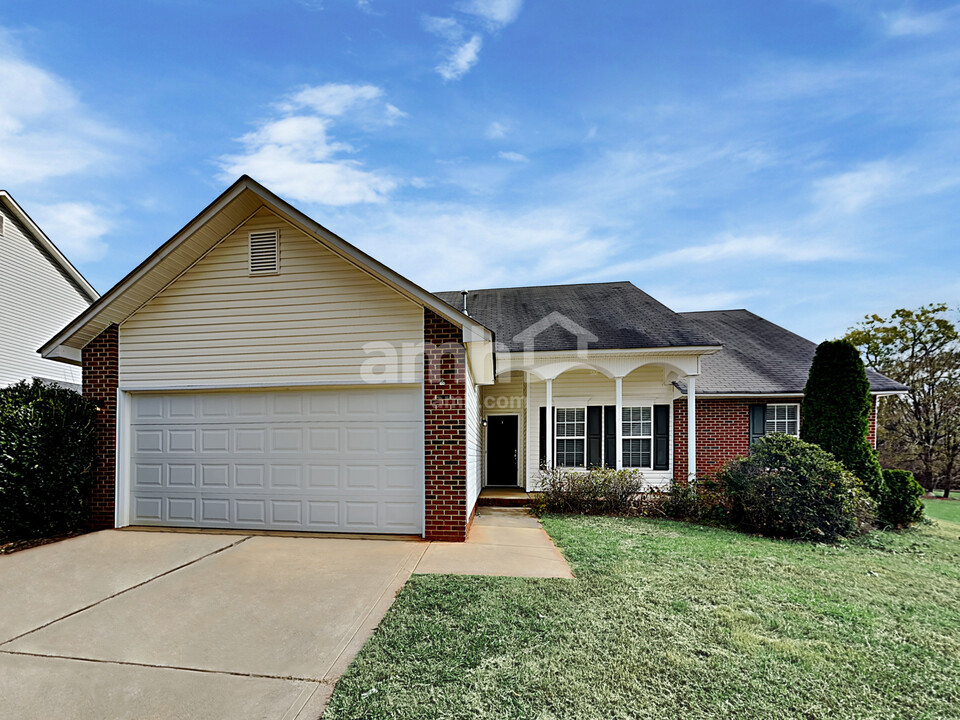 2720 Waycross Dr in Monroe, NC - Building Photo