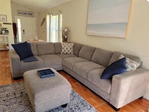 913 Lake Berkley Dr in Kissimmee, FL - Building Photo - Building Photo