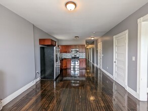 688 Central Ave in Albany, NY - Building Photo - Building Photo
