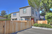 309-319 Hill St in Oxnard, CA - Building Photo - Building Photo