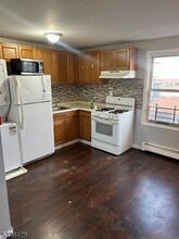 126 3rd St in Elizabeth, NJ - Foto de edificio - Building Photo