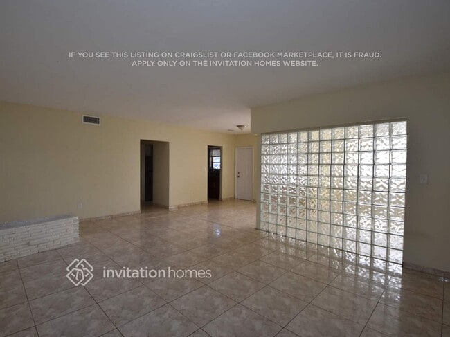 510 NE 172nd St in North Miami Beach, FL - Foto de edificio - Building Photo