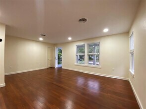 1216 Piedmont Ave in Austin, TX - Building Photo - Building Photo