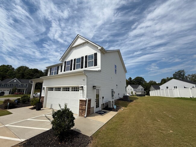 1976 Sedona Ln in Denver, NC - Building Photo - Building Photo