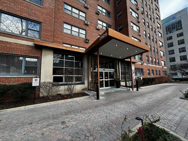 property at 2909 N Sheridan Rd