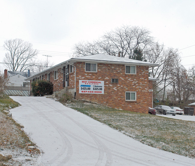 251 N Smithville Rd in Dayton, OH - Building Photo - Building Photo