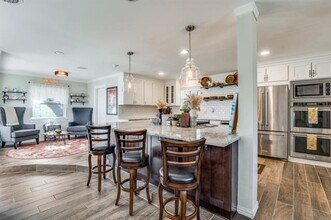 532 W Five Mile Pkwy in Dallas, TX - Building Photo - Building Photo