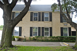 Parkwood in Dallas, TX - Building Photo - Building Photo