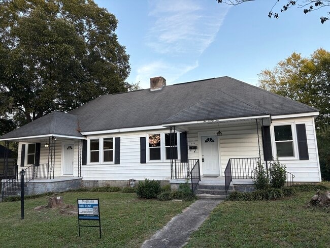 property at 225 Poplar St