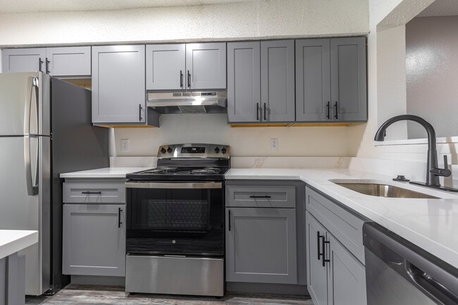 Hemingway House Apartments in Odessa, TX - Foto de edificio - Interior Photo