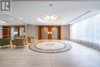 211 Queens Quay W in Toronto, ON - Building Photo - Building Photo