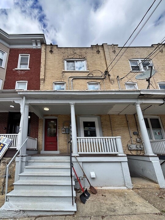 26 W North St in Bethlehem, PA - Building Photo