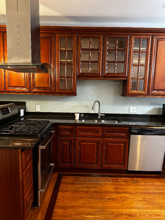 32 Holyoke Rd in Somerville, MA - Building Photo