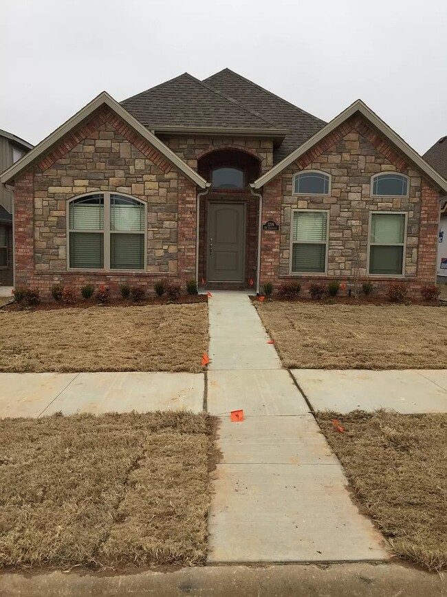 property at 3218 SW Stonepoint Ave