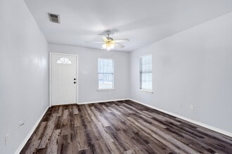 607 Oldham St in Bonham, TX - Building Photo - Building Photo