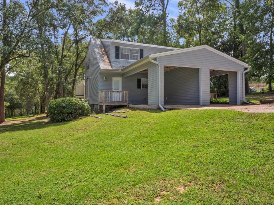 2467 Dundee Dr in Tallahassee, FL - Building Photo