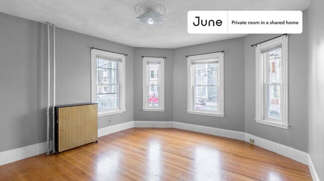 Private bedroom in 5 bed/1 bath Home in Boston, MA - Building Photo - Building Photo