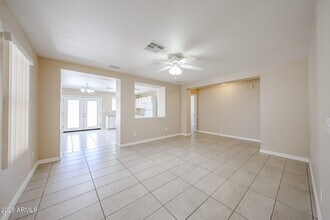 10550 W Via Del Sol in Peoria, AZ - Building Photo - Building Photo