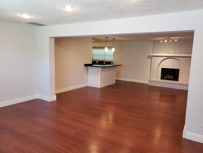 3760 S Fort Ave in Springfield, MO - Building Photo - Building Photo