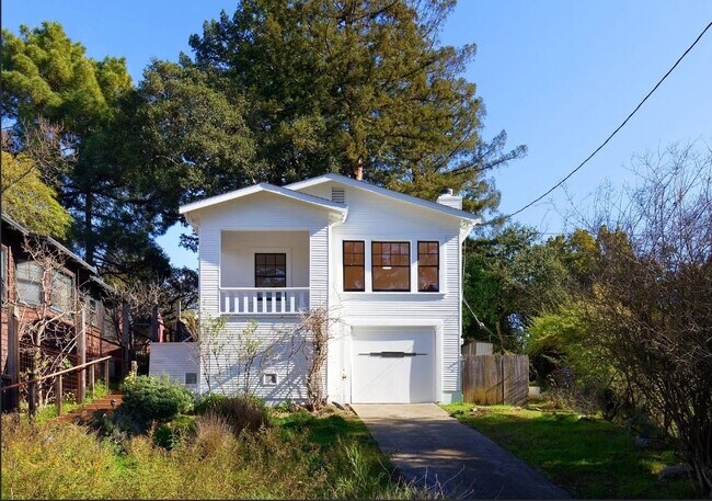 49 Beverly Rd in Kensington, CA - Foto de edificio - Building Photo