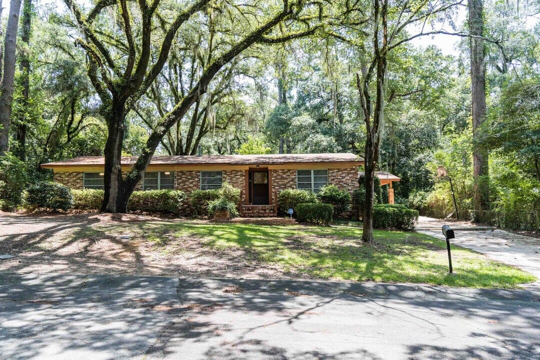 2103 Evergreen Dr in Tallahassee, FL - Building Photo