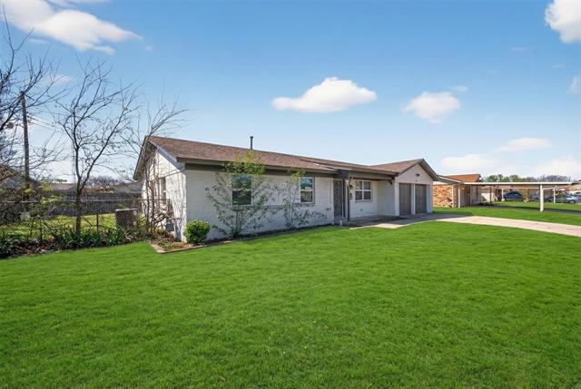 809 Michelle Dr in Everman, TX - Building Photo - Building Photo