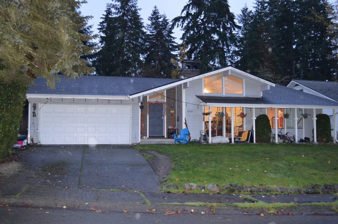 16863 NE 24th Pl in Bellevue, WA - Foto de edificio