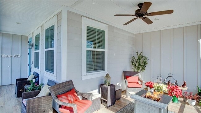 property at 1571 Shoreside Dr