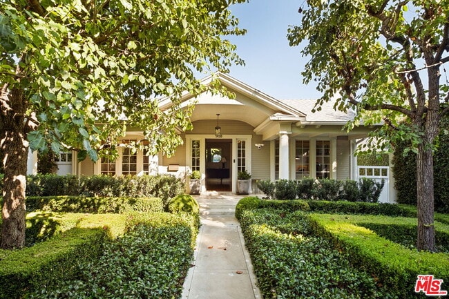 property at 1438 N Orange Grove Ave