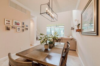 106 Renaissance Dr in West Palm Beach, FL - Foto de edificio - Building Photo