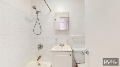 257 E 61st St in New York, NY - Building Photo - Building Photo