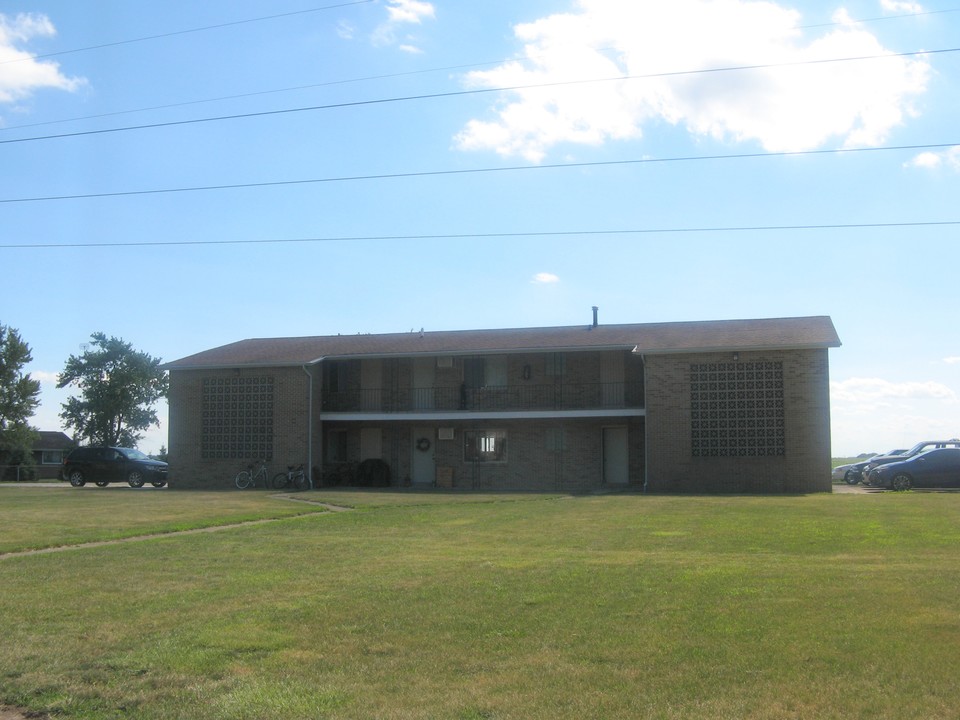 331 Southland Dr in Warrensburg, IL - Foto de edificio