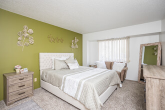 3000 Grand Apartments in Des Moines, IA - Building Photo - Interior Photo