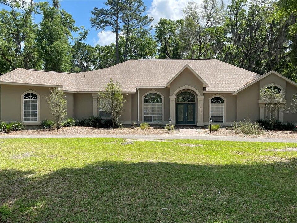 7717 NW 20th Ln in Gainesville, FL - Foto de edificio