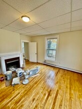 65 West St, Unit 2 in Worcester, MA - Foto de edificio - Building Photo