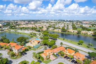 241 NW 85th Ct in Miami, FL - Foto de edificio - Building Photo