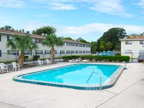 The Element at 464 in Daytona Beach, FL - Foto de edificio - Building Photo