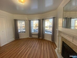 29 High St, Unit 1L in West Orange, NJ - Foto de edificio - Building Photo