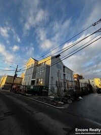 16 Highgate St, Unit 2 in Boston, MA - Foto de edificio - Building Photo