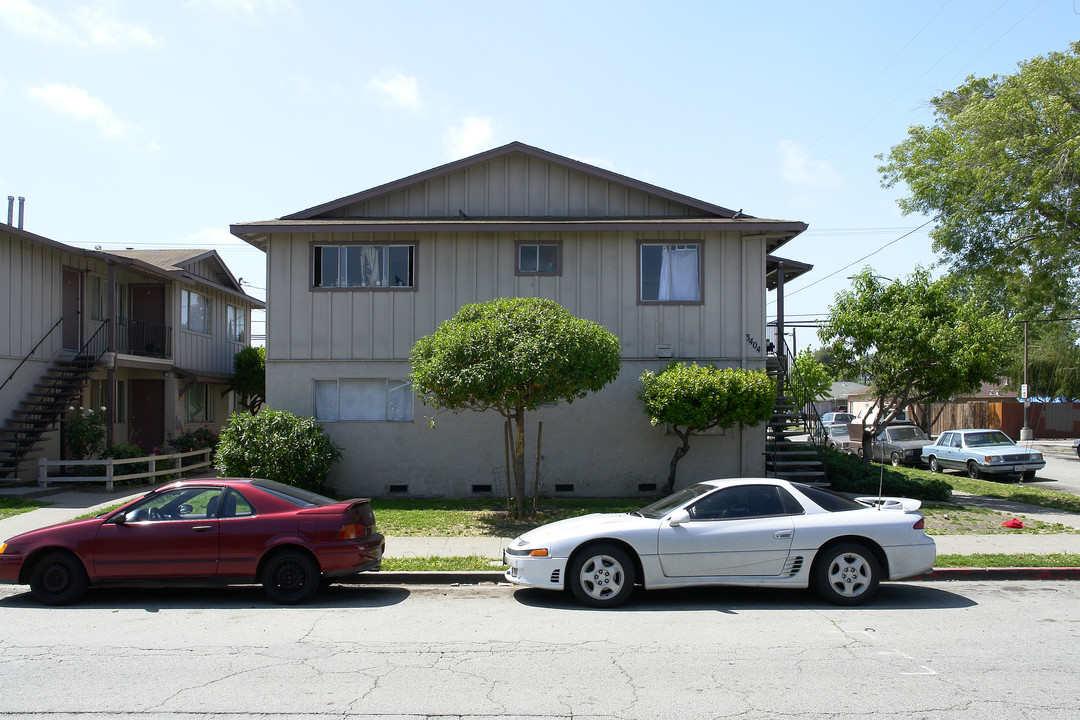 3404 Rolison Rd in Redwood City, CA - Building Photo