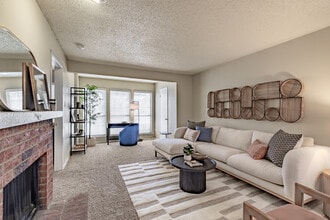 Highland Park in Fort Worth, TX - Building Photo - Interior Photo