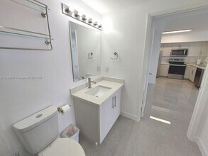 5077 NW 7th St in Miami, FL - Building Photo - Building Photo