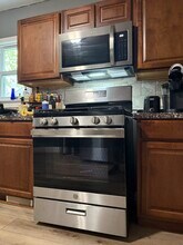 5811 Bridge Ave, Unit Down in Cleveland, OH - Building Photo - Building Photo