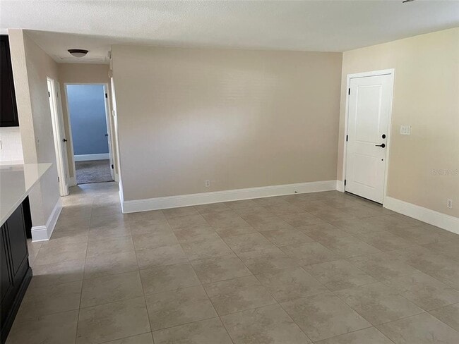 1180 Eden Isle Blvd NE in St. Petersburg, FL - Building Photo - Building Photo