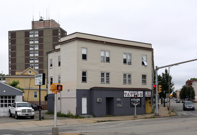 1703-1729 Pleasant St in Fall River, MA - Building Photo - Building Photo