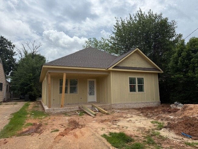 property at 1713 2nd Ave