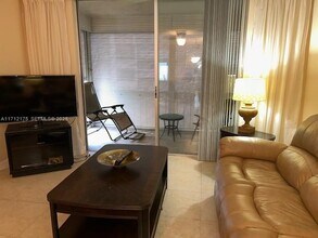 311 S Hollybrook Dr-Unit -202 in Pembroke Pines, FL - Building Photo - Building Photo