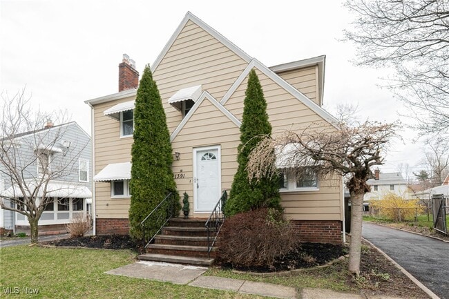 property at 1391 Avondale Rd
