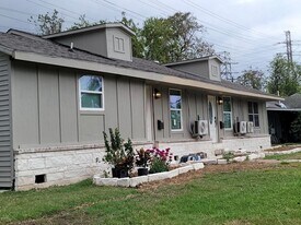 401 Trichelle St in Pasadena, TX - Building Photo