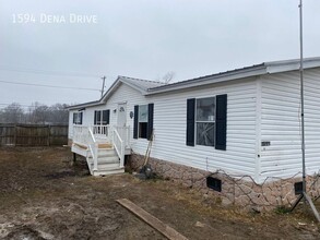 1594 Dena Dr in Memphis, TN - Building Photo - Building Photo